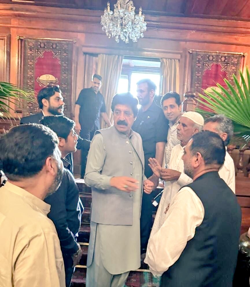 LahorePyo's tweet photo. پیپلز یوتھ آرگنائزیشن وسطی پنجاب کے صدر  محسن حسن ملہی و انفارمیشن سیکریٹری پیپلز یوتھ لاہور ملک نبیل نصیر  گورنر پنجاب سردار سلیم حیدر صاحب کے ہمراہ.
@PYO_CP_Official 
@MohsanMalhi 
@NabeelNaseer9 https://t.co/lsb2LzyZbj