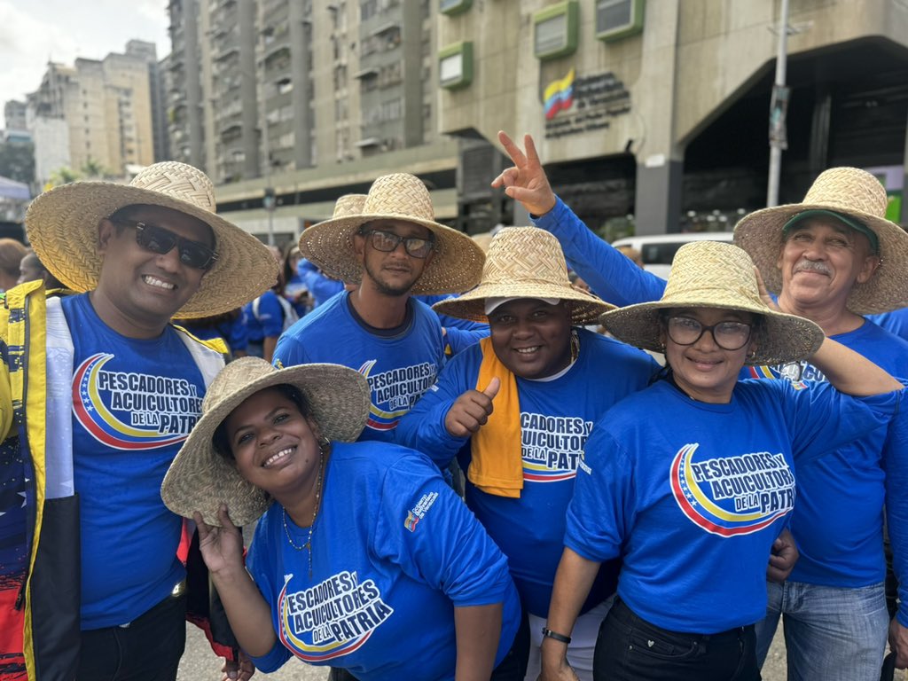 fonpesca's tweet photo. #7Ago| La fuerza trabajadora junto al pueblo pescador y acuicultor se unen a la gran movilización en defensa de la Paz y Soberanía de la nación. https://t.co/BPbHkYT8sj