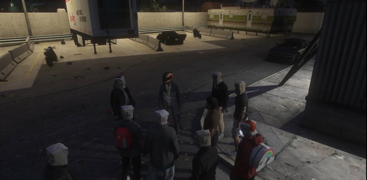 defaultsel's tweet image. Gigi hosting a game for Lang’s birthday… with CYP… people may die apparently..