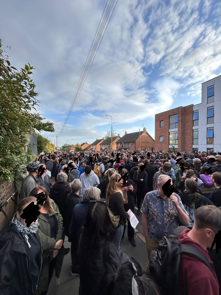 transarchivist's tweet photo. Right by the Merseyside Asylum Link centre front door, we’ve showed up in the THOUSANDS! And there’s only ten fash twats hanging outside the tesco.
This is my neighbourhood, this is my community! ♥️ https://t.co/d8fgGhbpUb