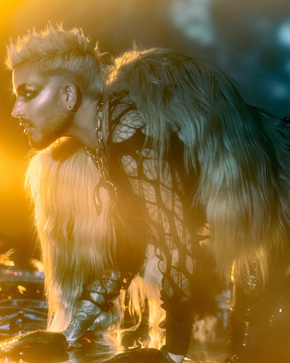 AshleyDavidson's tweet photo. Adam's New IG Post 
Love These Photo's
https://t.co/BXxKtuW3BZ
@adamlambert https://t.co/vr6SCICkmR