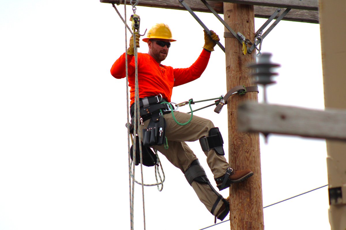NEPPA_Littleton's tweet photo. Our #ApprenticeLineworker Year 1, Group B is back to #PowerUp their #training! 💪🔌 We're thrilled to welcome back these dedicated #lineworkers as they gain skills to keep our #communities #safe.⚡️

#NEPublicPower #Lineman #CommunityFirst #TrainingDay #UtilityWorkers https://t.co/bX7L8ugIFP