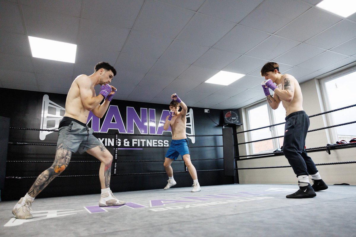 He’s been putting them through their paces in preparation for their upcoming fights.

All three boxers feature on our Bank Holiday Boxing show, August 23rd in the Normandy Hotel, Renfrew 🙌