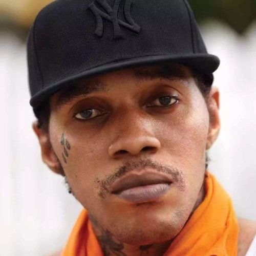 BeenieWords's tweet photo. DJ Manni features Vybz Kartel on “Freedom” Mixtape – LISTEN https://t.co/6yBKBV4U6v https://t.co/ur9ZvSs1Fy