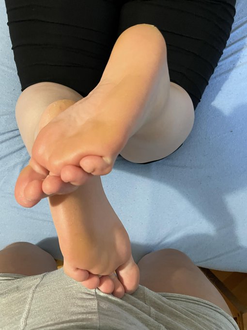 If you'd like to see plenty of pictures of Brianna's huge feet, you can check out my OnlyFans, where<a href="/tag/feet"class="tags"><span>#feet</span></a><a href="/tag/footjob"class="tags"><span>#footjob</span></a><a href="/tag/bigfeetgirls"class="tags"><span>#bigfeetgirls</span></a>