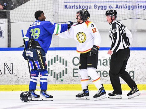 KLAVHED8's tweet image. Med väldigt lång distans till ett trist hejdå, så måste jag tacka staden i mitt hjärta för dessa magiska år! Från kvarna till Martin i kiosken alla ä guld!! Stort tack Bofors för möjligheterna. Evigt tacksam för att jag en dag satt en fot i staden Karlskoga!! Stolt bikare 💪🏽