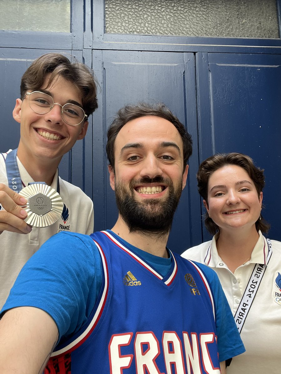 TrashTalk_fr's tweet photo. Incroyable 🥹🥹🥹❤️❤️❤️🇫🇷🇫🇷🇫🇷

Moment exceptionnel en live avec Baptiste Addis et Caroline Lopez, le replay bientôt sur YouTube.

Guettez la MÉDAILLE 😭🥈

VIVE LE TIR À L’ARC !! 🥰🥰🥰 https://t.co/GwNHo8Ny6r