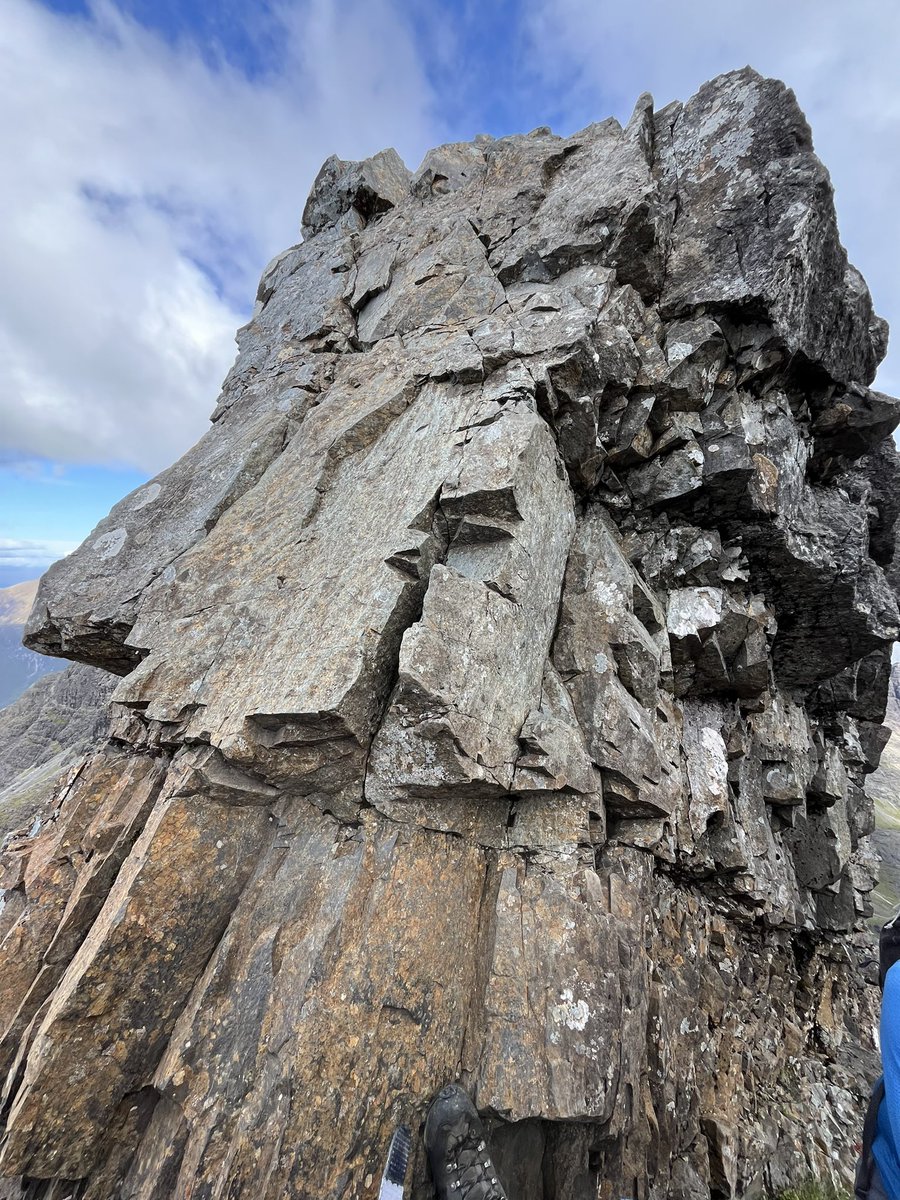 ProfNickEvans's tweet photo. View to the southern Cuillin, Isle of Skye; the reward for scaling 'the bad step' on Am Basteir. https://t.co/3xJxhdArxl