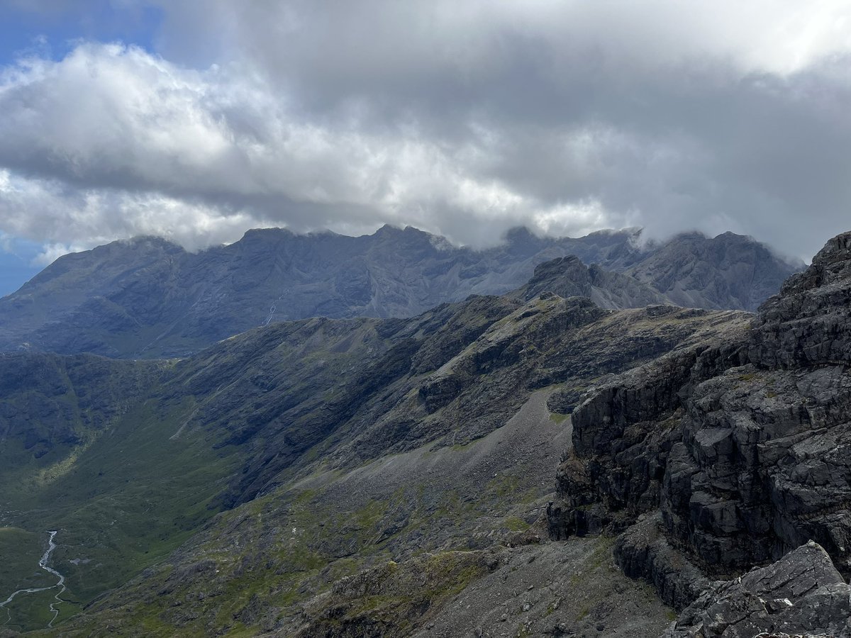 ProfNickEvans's tweet photo. View to the southern Cuillin, Isle of Skye; the reward for scaling 'the bad step' on Am Basteir. https://t.co/3xJxhdArxl