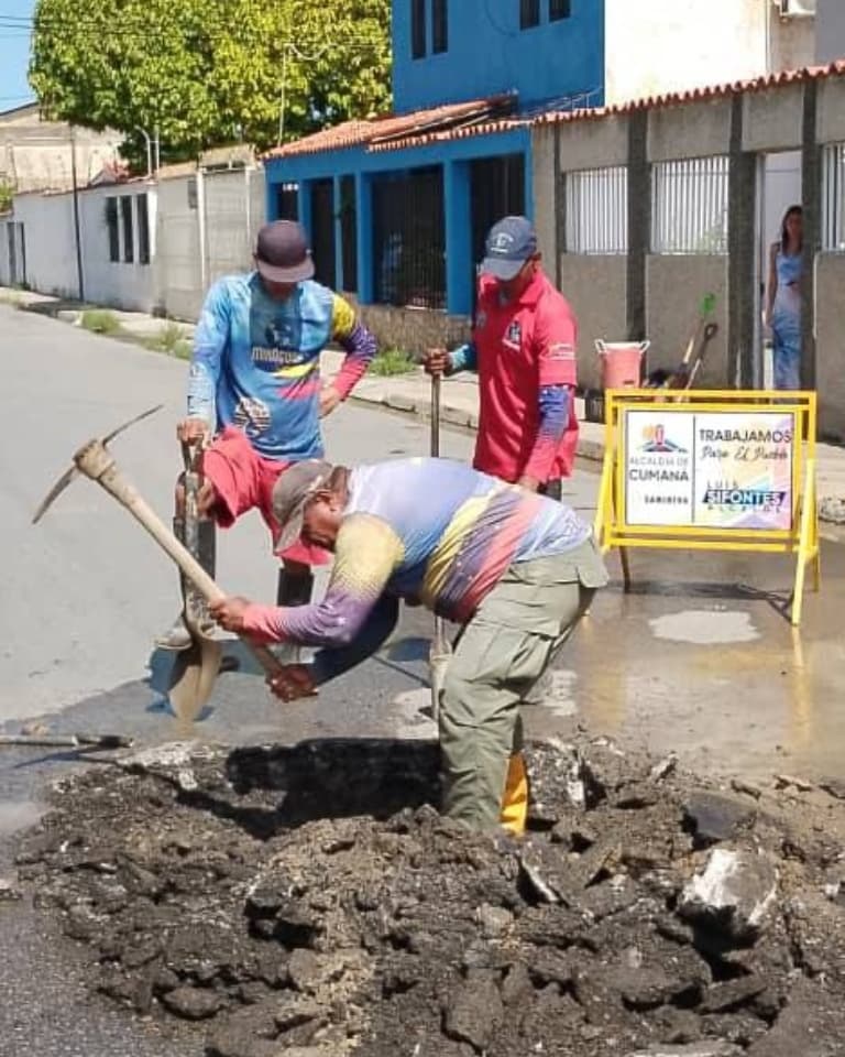 YO❤️CUMANÁ 
En diferentes espacios las cuadrillas de SAMINFRA en constante despliegue de trabajo. Enalteciendo lo maravillosa que es Cumaná, ciudad marinera y mariscala.
#7Ago
<a href="/NicolasMaduro/">Nicolás Maduro</a> <a href="/dcabellor/">Diosdado Cabello R</a>