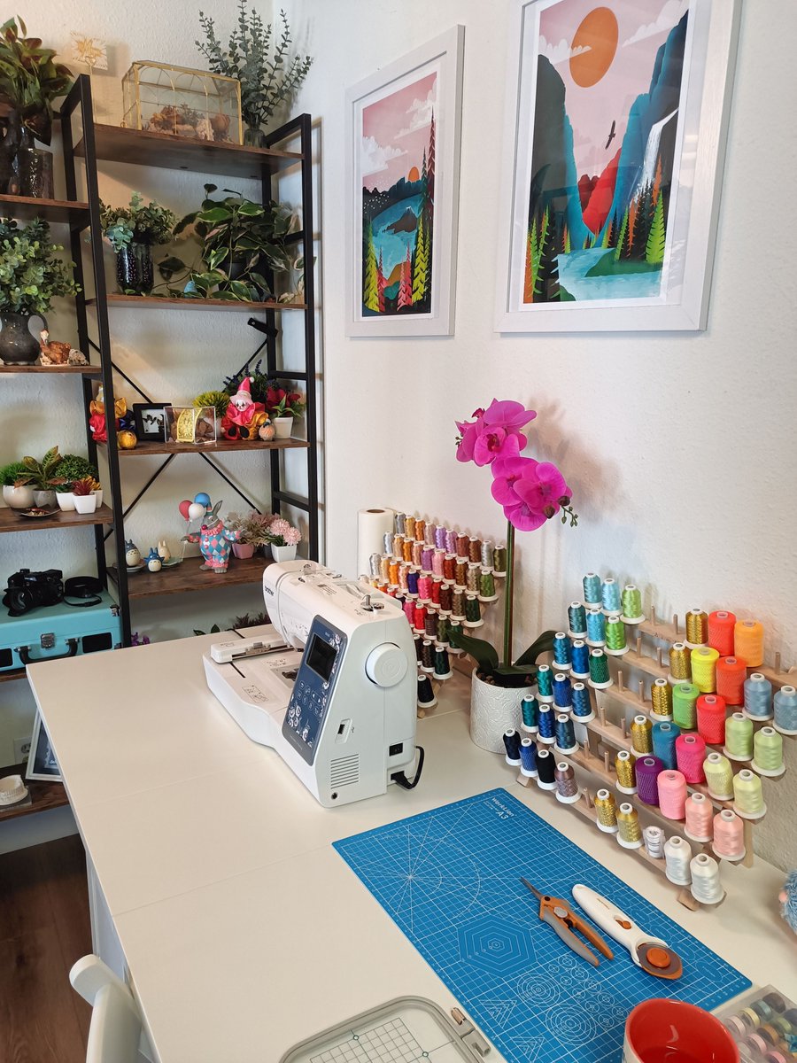 DigtheDoodad's tweet photo. Brand new crafting corner setup!
#art #etsy #sewing https://t.co/z0MgLscHTR
