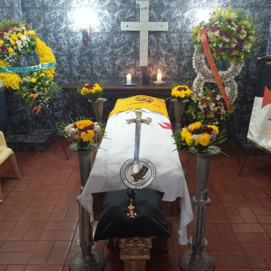 Hoy damos el último adiós a nuestro fundador y amigo Alexander Bondarenko. Su legado seguirá siendo el camino a seguir por todos. Paz a su Alma QEPD.
<a href="/FEVESAR_Cabbo/">Fevesar Carabobo</a> <a href="/fevesar_ong/">FEVESAR</a> 
<a href="/PCivil_Ve/">Protección Civil</a> <a href="/pcmbi/">pcmbi</a> @Zoedanaraguapc