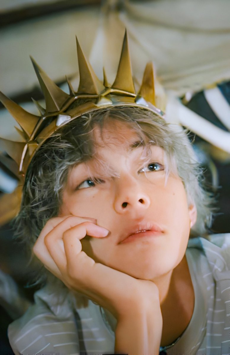Taehyungimpact's tweet photo. LITTLE PRINCE 👑 https://t.co/Zq7yfLBl0K