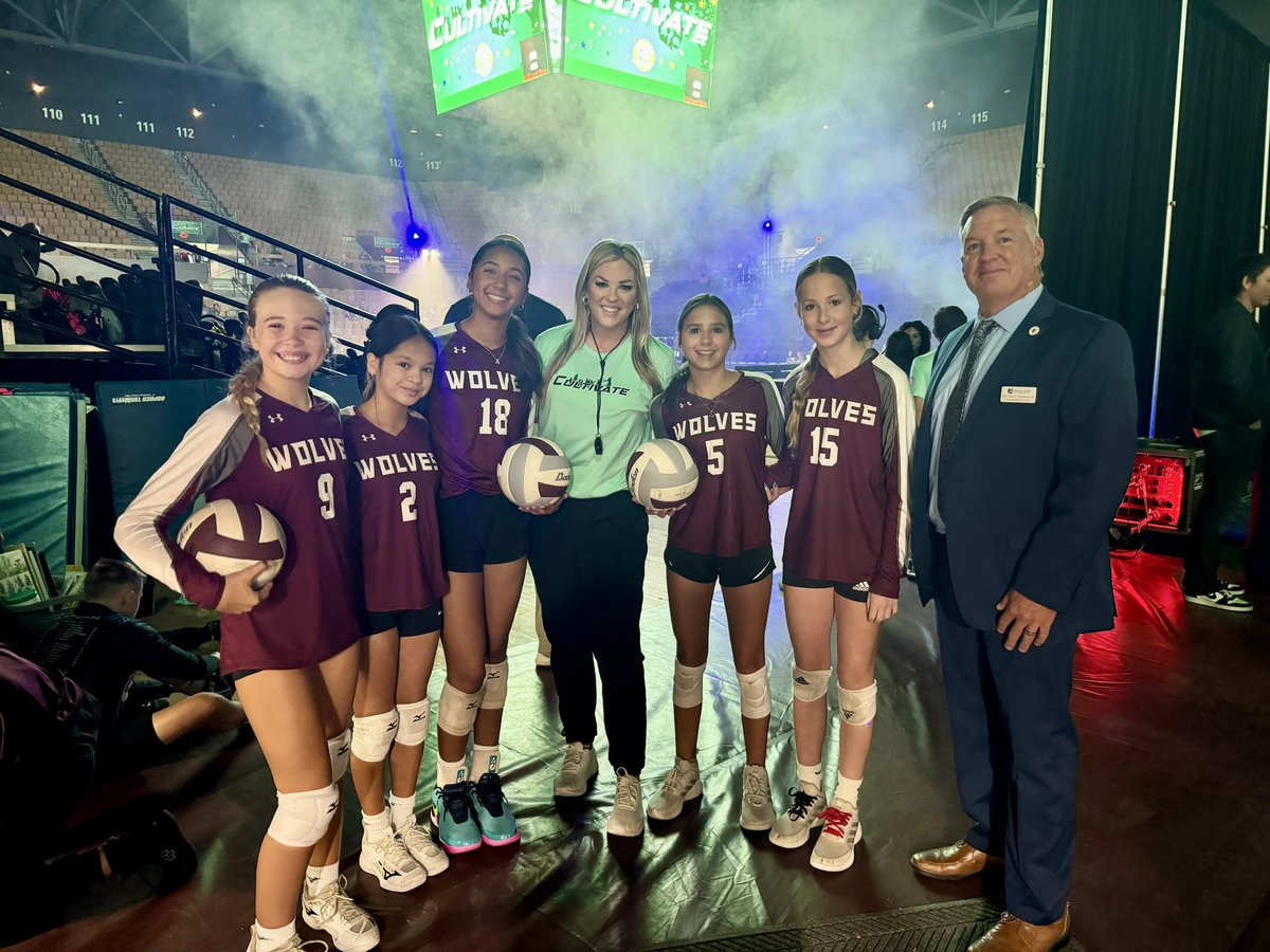 Sooo proud of <a href="/DMSGirlsAth/">DanvilleMSGirlsAthletics</a> for representing during the skit for <a href="/cisdnews/">Comal ISD</a> convocation today!