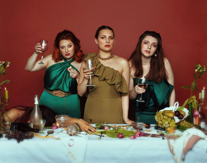 spyinthestalls's tweet image. 🎭🏴󠁧󠁢󠁳󠁣󠁴󠁿 REVIEW 🏴󠁧󠁢󠁳󠁣󠁴󠁿🎭 ⭐️⭐️⭐️⭐️ 🎭

FLAT AND THE CURVES – ROSÉ-TINTED at the Edinburgh Festival Fringe

📖 thespyinthestalls.com/2024/08/rose-t…

“If you’ve never seen this talented group before, don’t hesitate to book a ticket”

#EdFringe #RoséTinted 

📷 Rebecca Need-Menear