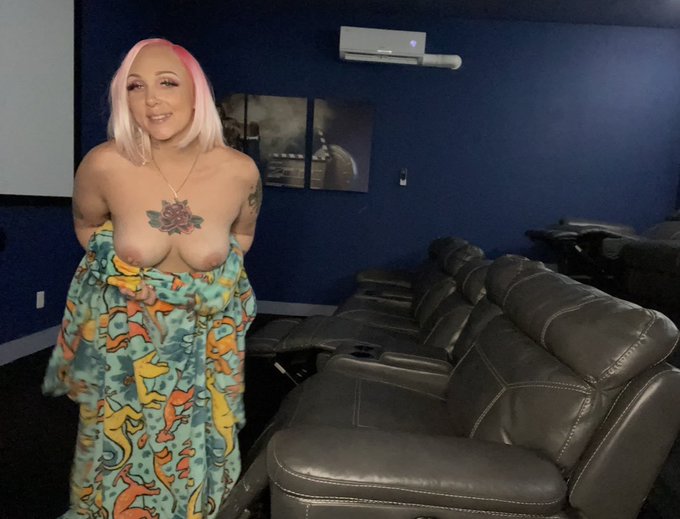 Wanna fuck in here? https://t.co/c3k8ewtrYU