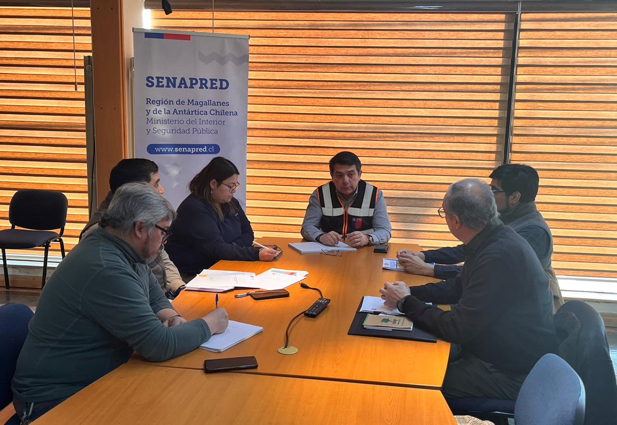 Director regional de #SENAPREDMagallanes e Integrantes del Departamento de Gestión de emergencias Regional se reunieron con equipo de <a href="/conafmagallanes/">CONAF Magallanes</a> , encabezados por el Jefe del departamento de protección contra incendios forestales, con la finalidad de realizar coordinaciones