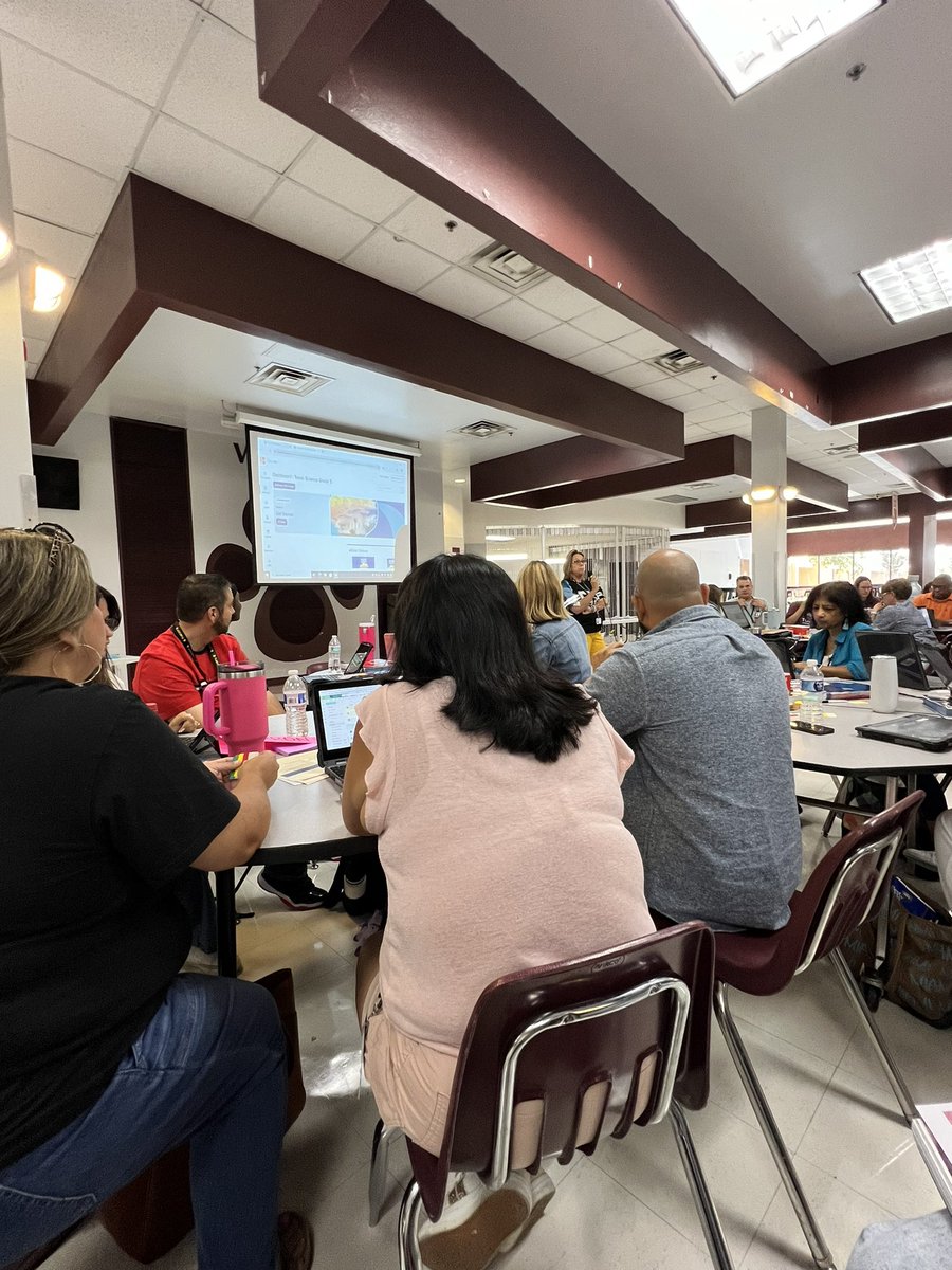 MendenhallHorns's tweet photo. Our amazing staff learning all about the new science standards and our updated curriculum! #WeLearnWednesday #TeamPlanoISD https://t.co/CCEI58a3qg