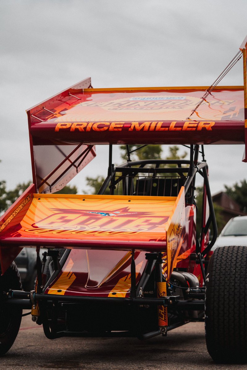 parker_pm9's tweet photo. What do you think of our 2024 @knoxvilleraces Knoxville Nationals scheme? 🔥🔥🔥 https://t.co/sv1glmvQ4E