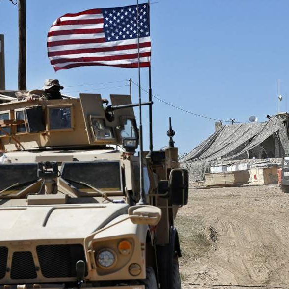 El Gobierno de Siria 🇸🇾 y su ejército han recuperado su refinería de petróleo de Al-Omar de las fuerzas de ocupación respaldadas por Estados Unidos 🇺🇸.