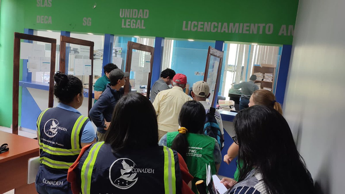 1/3 El #CONADEH acompañó la conferencia de prensa realizada por las y los Defensores de #DDHH de las Comunidades de Sabá, mediante la cual se exigió el cumplimiento de la sentencia emitida por la Sala de lo Constitucional en el caso Las Golondrinas.