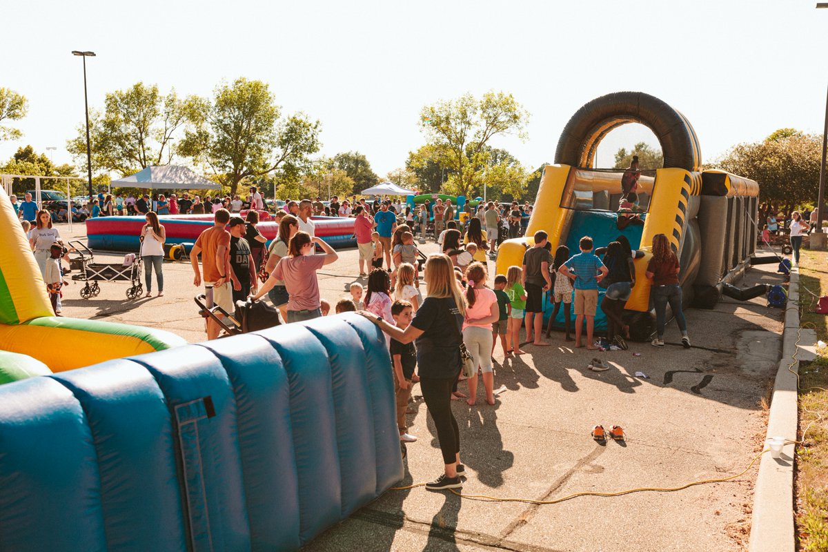 IHCCministry's tweet image. Join us at our Fall Kickoff on September 8th! Come help us kick off our fall ministries!

🍁 3:30 PM - Games and Activities
🍁 5:00 PM - Free Picnic
🍁 6:30 PM - Worship Service

Everyone is invited!
#IndianHillsCommunityChurch #FallKickoff #LincolnNE #Church