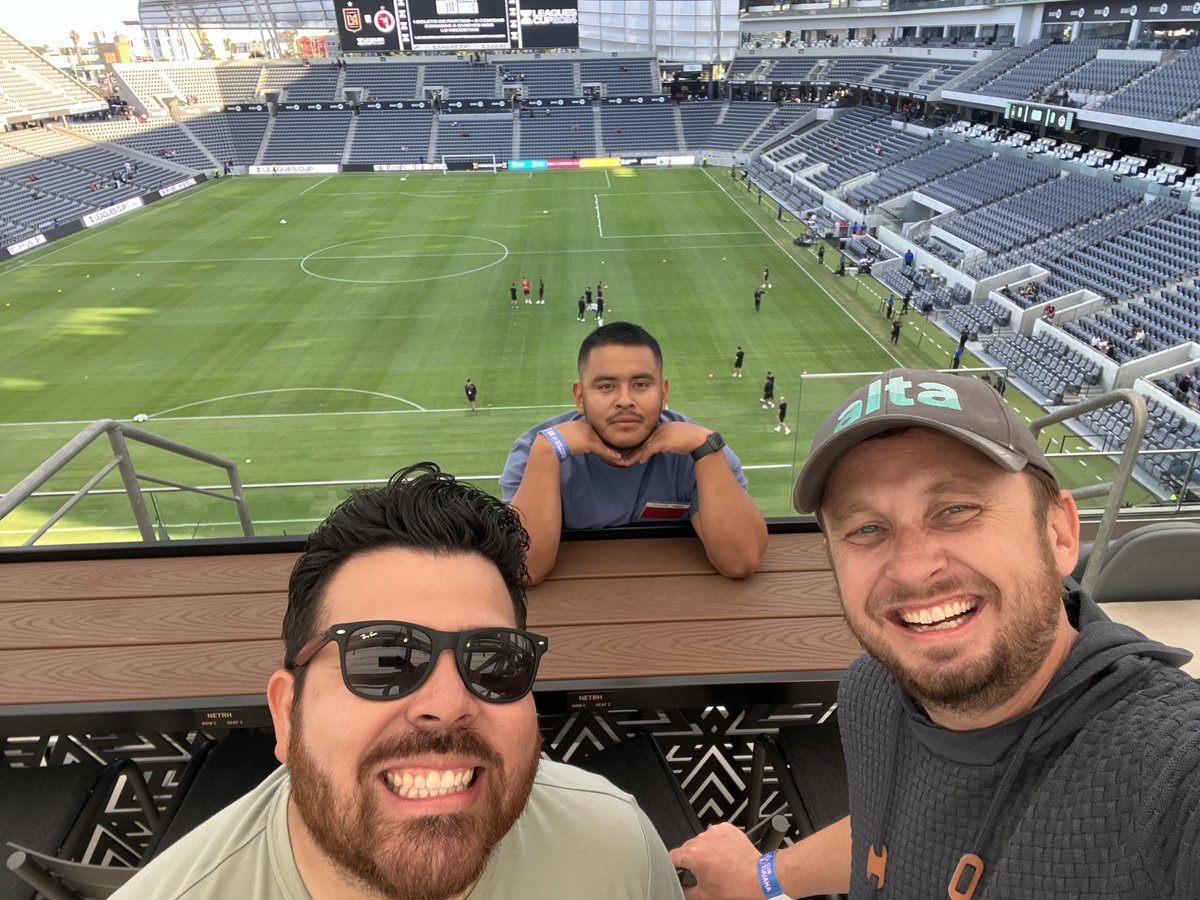 Sunny summer adventures for our Los Angeles team! Our LAX office had a blast attending the LAFC soccer match against Club Tijuana. Learn more about our LAX office and other offices around North America here: altago.com/contact/