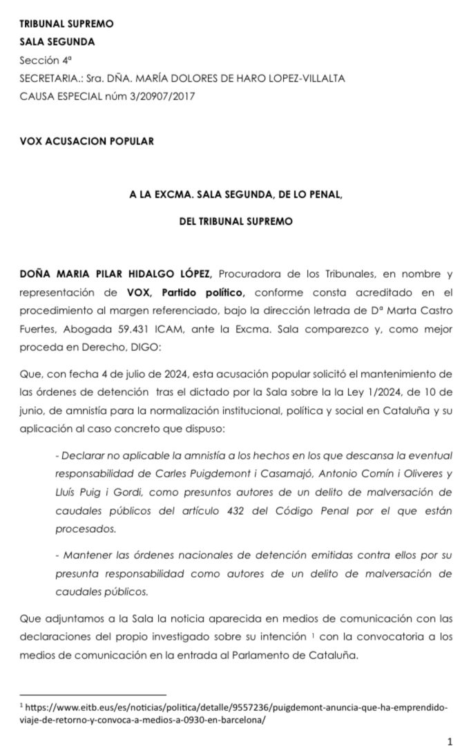 vox_es's tweet photo. ‼️ #URGENTE 

VOX presenta un escrito ante el Tribunal Supremo para que se adopten todas las medidas necesarias para detener a Puigdemont en cuanto pise suelo español.

La intención de VOX es que el golpista fugado no logre evitar su detención inmediata durante la convocatoria que tendrá lugar frente al parlamento catalán antes del inicio del pleno de investidura.