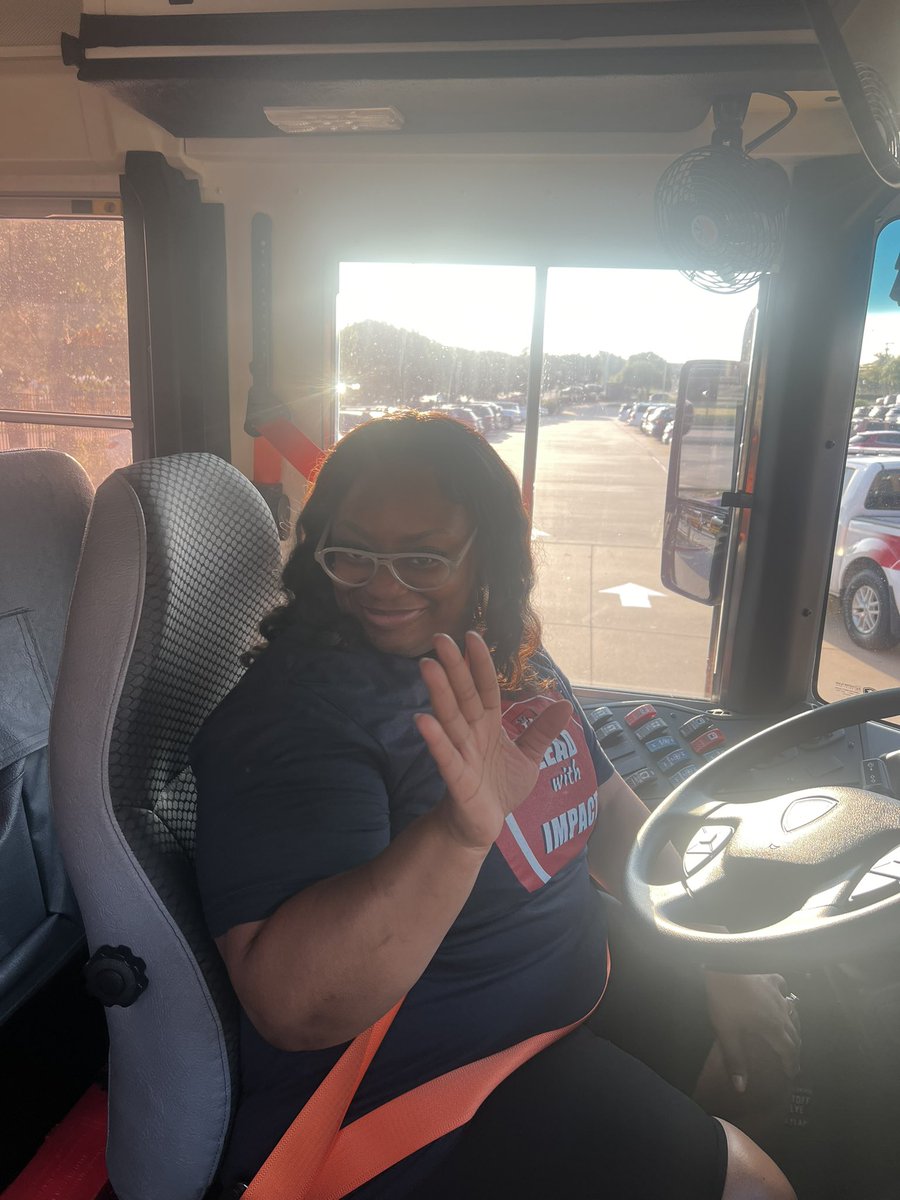 MrsFallonH's tweet photo. WELCOME BACK #DuncanvilleISD #Convocation2024 #LeadwithImpact 🐾💪🏽#DvilleAllIn https://t.co/GIwrYpX0Zs