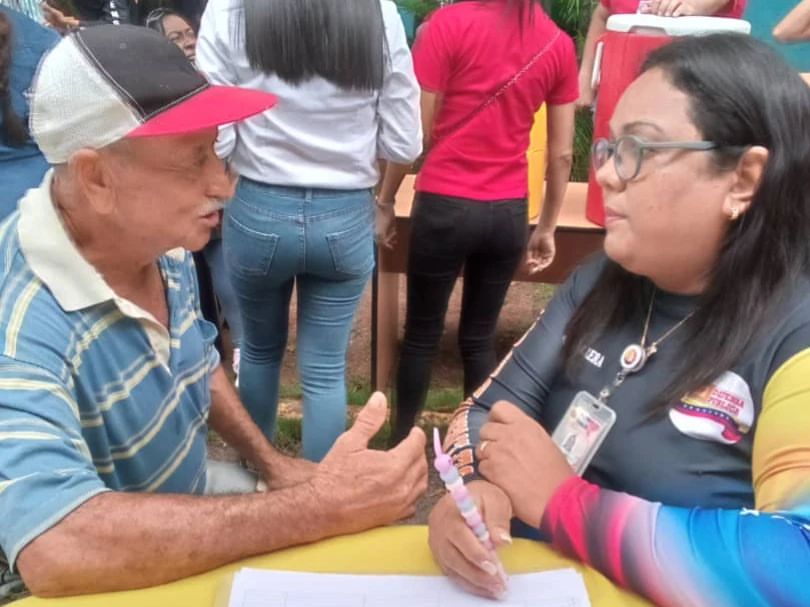 dp_regiones's tweet photo. #NotiRegiones🗞️🗞️ || A propósito de la celebración de Día Nacional del Adulto Mayor, las  unidades regionales de la Defensa Pública en los estados Cojedes y  Guárico participaron en jornadas integrales que beneficiaron a más de  600 personas de la tercera edad. https://t.co/PpeFB91IAv