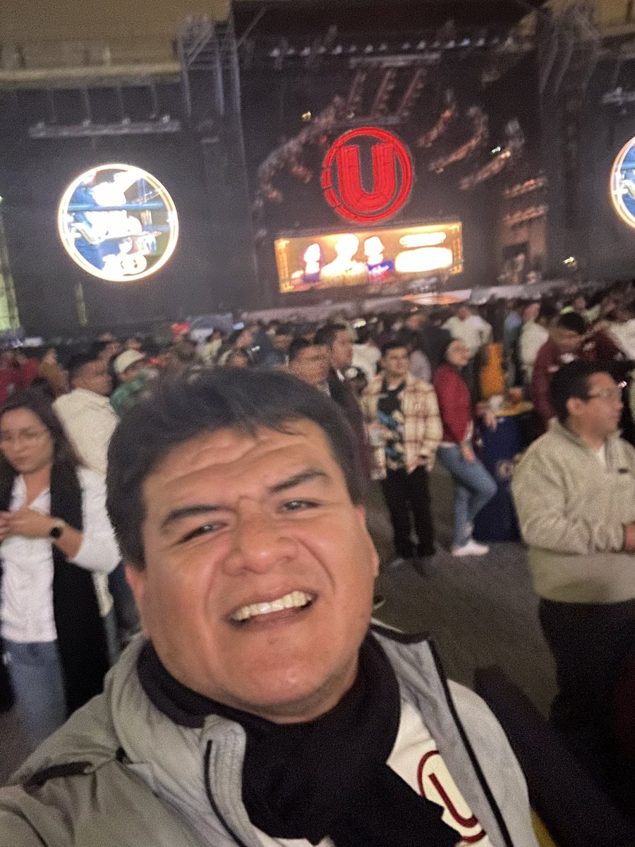 Feliz 100 años mi amado club UNIVERSITARIO