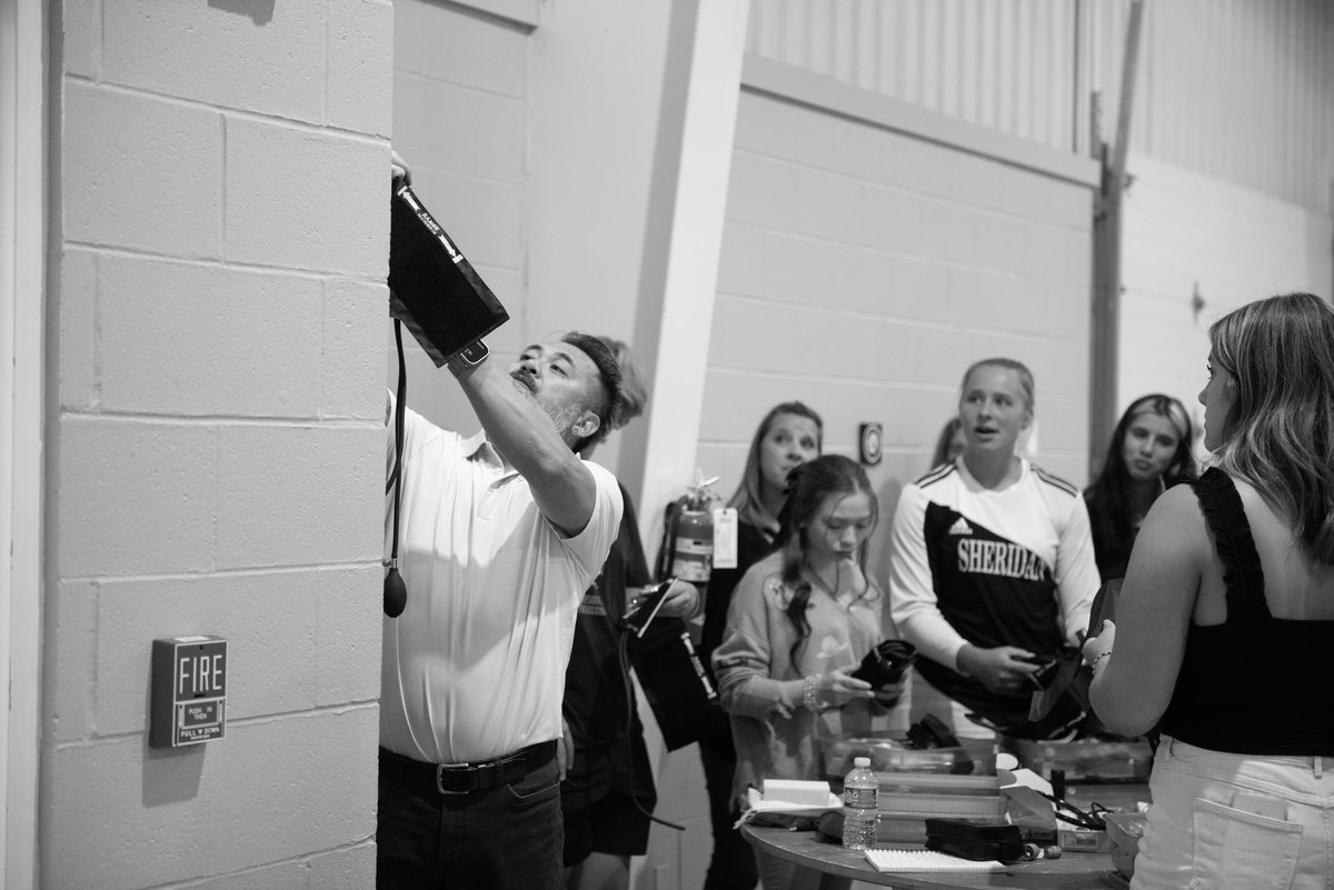 KLRMedCerts's tweet photo. Check out photos from our Student Orientations this past week! KLR had an amazing time meeting all of our new students for the upcoming school year! We can't wait to get the semester started! #futuremedicalprofessionals #hamiltoncountyindiana #whitelandcommunityhighschool https://t.co/TTEeeLPxYP
