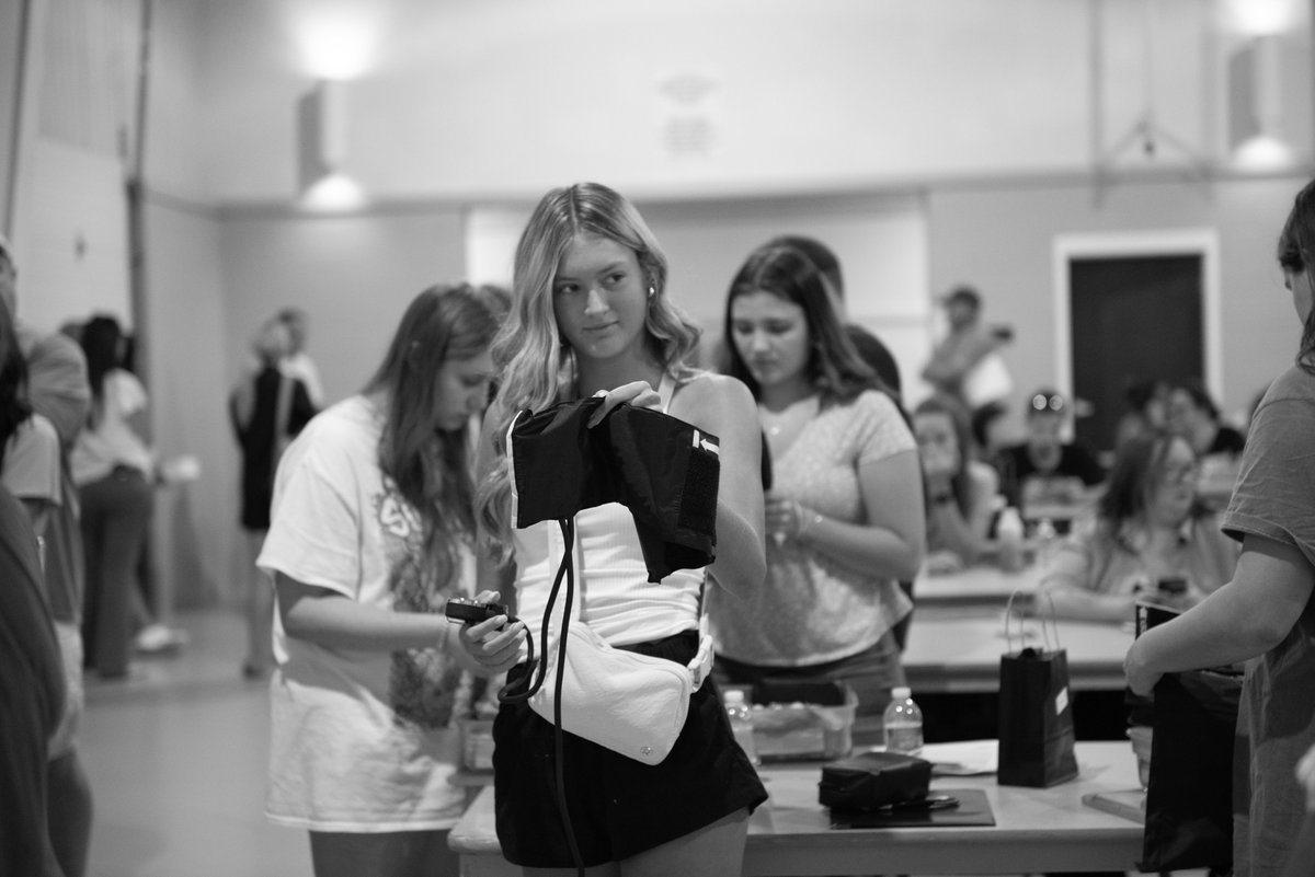 KLRMedCerts's tweet photo. Check out photos from our Student Orientations this past week! KLR had an amazing time meeting all of our new students for the upcoming school year! We can't wait to get the semester started! #futuremedicalprofessionals #hamiltoncountyindiana #whitelandcommunityhighschool https://t.co/TTEeeLPxYP