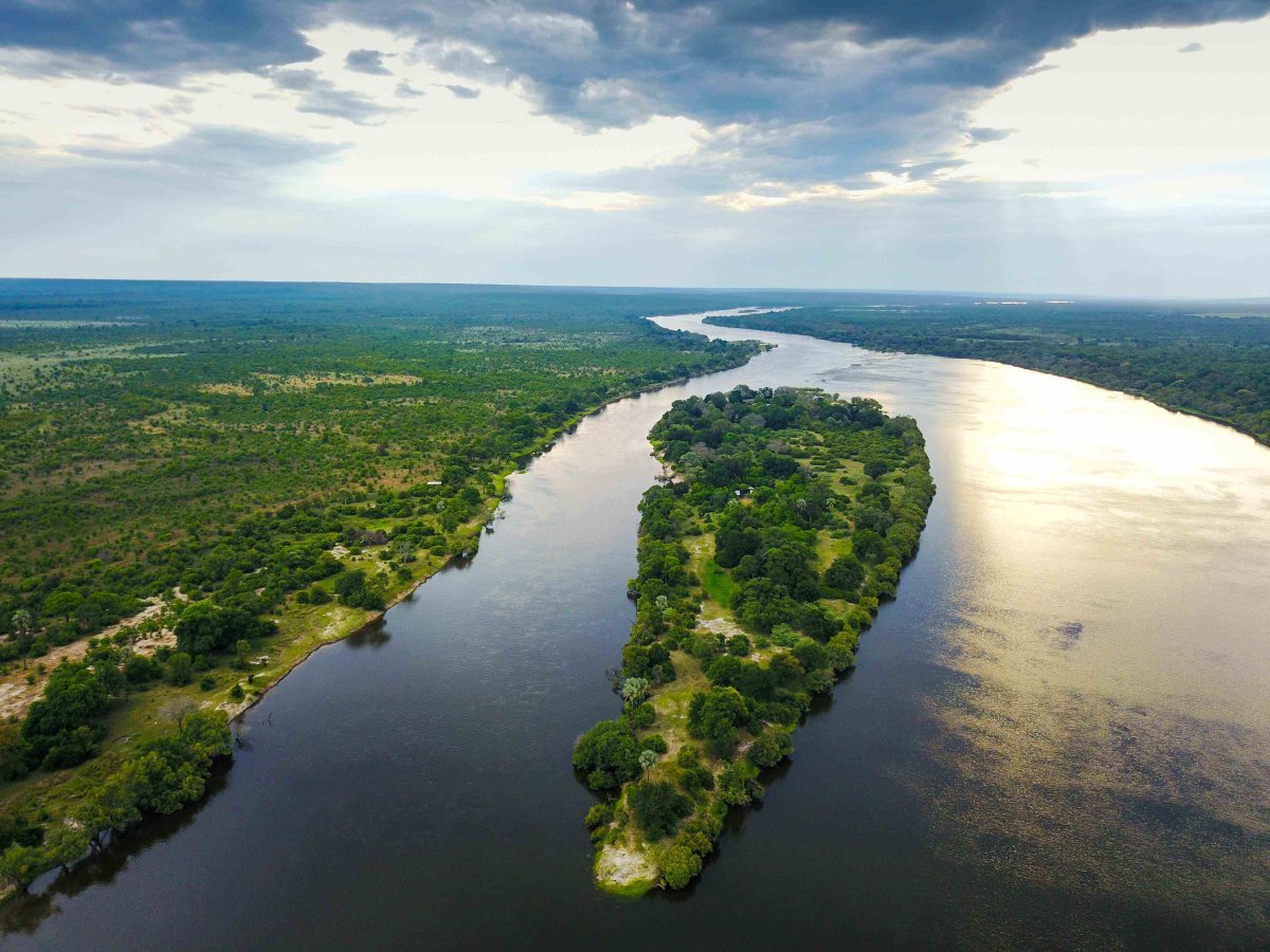 AfricanPathfind's tweet photo. FAN MAIL!   A recent client loved Chundu Island, Victoria Falls. 'We thoroughly enjoyed our stay and made precious memories as a family while there. It was a great family break and thank you again for organising it.’ 
#chunduisland #victoriafalls #zambeziriver #travelafrica 🐘🦛 https://t.co/GtqUBmuKVv