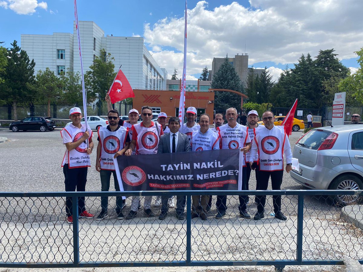 Üniversite idari personeli yıllardır tayin sorunu çözülsün istiyor. Bu nedenle buradan tekrar çağrı yapıyoruz, üniversite idari personelinin tayin sistemi bir n önce kurulmalı kamuoyuna duyıdır.
#CBaskUnvTayiniAçıkla
<a href="/cbsbb/">T.C. Cumhurbaşkanlığı Strateji ve Bütçe Başkanlığı</a> <a href="/tcbestepe/">T.C. Cumhurbaşkanlığı</a> <a href="/RTErdogan/">Recep Tayyip Erdoğan</a> <a href="/Akparti/">AK Parti</a>