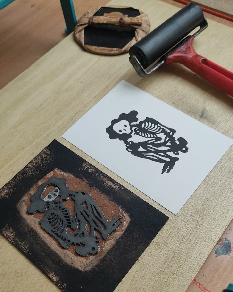 Just a heads up, there's only five of these hand printed, limited edition, signed and numbered, Geoff prints left!

martintomsky.com/shop/geoff-pri…

#artprint #printmaking #blockprinting #skeleton #coffee