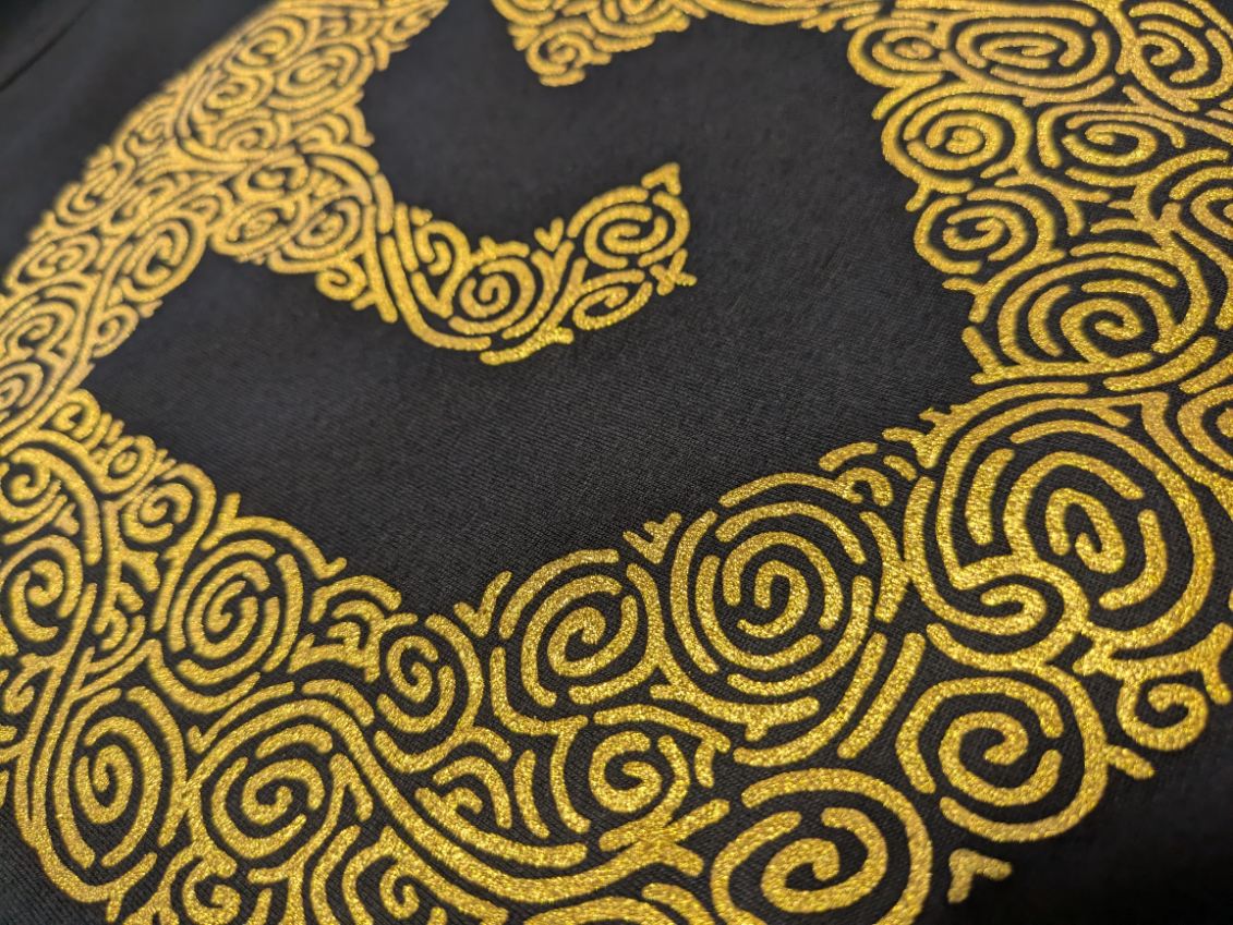 NEW MERCH ALERT! Check out the brand new LS Logo T-shirt in Gold Shimmer ink! Also new are enamel keychains &amp; pins (no more plastic!). Don't forget your Kazoo! (Now in aluminum &amp; new colors). Get em NOW! 
louden-swain.myshopify.com/products/t-shi…