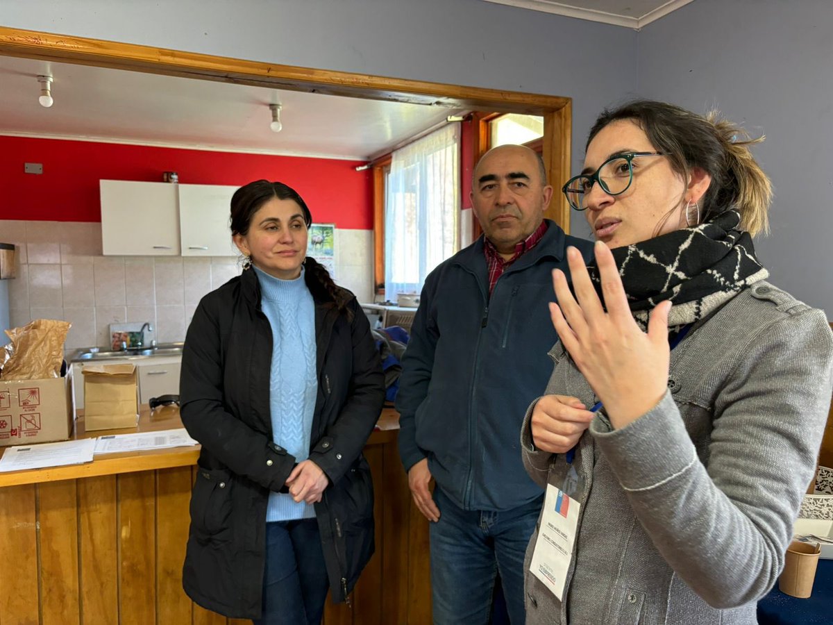 ☝🏼📌Hoy la Seremi de la Mujer y la Equidad de Género @andreamendezvalenzuela visito y entregó un saludo a usuario (as) del programa Emprendamos Básico, ejecutado por @fosisaysen en la comuna de #Cisnes <a href="/Fosis_Aysen/">FOSIS Aysén</a> <a href="/MinMujeryEG/">Ministerio de la Mujer y la Equidad de Género</a>