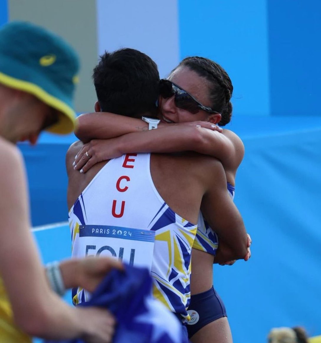 DanielNoboaOk's tweet photo. Gracias, @danielpintado1 y @MorejonGlenda, hoy hicieron historia para Ecuador.

Hoy abrieron la puerta para que miles de jóvenes sueñen con llegar a donde ustedes están. Hoy, en 42 km, tuvieron al Ecuador entero apoyándolos. 

Ecuador quiere honrarlos, y por eso cada uno recibirá la nueva compensación individual por este gran logro, como muestra de nuestro apoyo y reconocimiento.