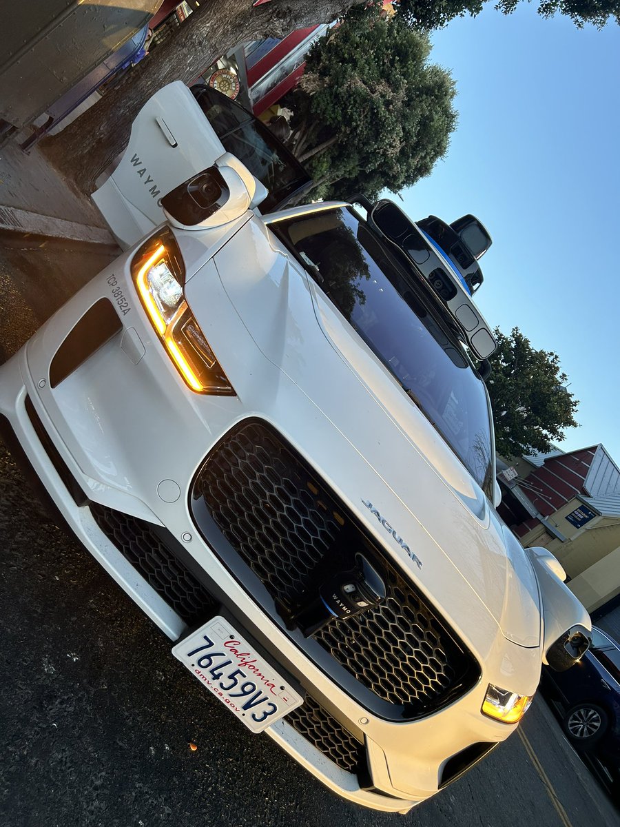 RDuques's tweet photo. First @Waymo ride exceeded my expectations. Safe, clean, economical, easy and fun! https://t.co/oPTD06mICh