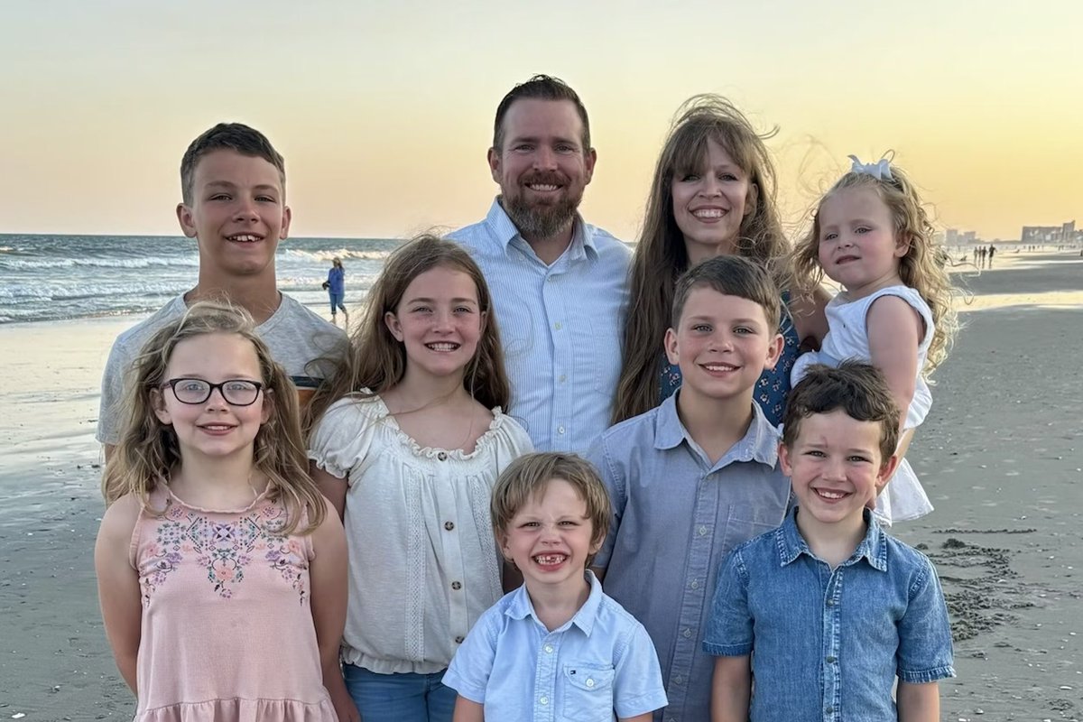 SendSTL's tweet photo. Join us this month in praying for The Deluca (John &amp; Ashley) family as the plant The Well Community Church in the Kirkwood, Crestwood, Sunset Hills Area. 
#thewell #prayforplanters #wearesendnetwork https://t.co/kODFNmhJ4a