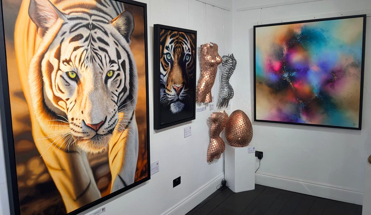 👨‍🎨👩‍🎨 Celebrating the Edinburgh Fringe with an eclectic mix of colourful artists!  👩‍🎨👨‍🎨

Kirsten Mirrey, Shaun Gagg and Tom Payne delight us with their creativity and unique view of the world.

Pop into Watson Gallery to view our amazing artists.
