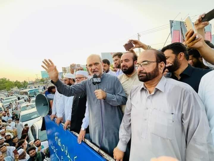 وزیراعظم ، ججز جرنیل اور ںیوکرویٹس ہمیں بتائیں کہ وہ  سب تیرہ سو سی سی کی گاڑی میں کیوں نہیں بیٹھ سکتے ؟ 
حافظ نعیم الرحمن
<a href="/Inayat01/">Inayatullah Khan</a>
#حافظ_نعیم_کا_الٹی_میٹم