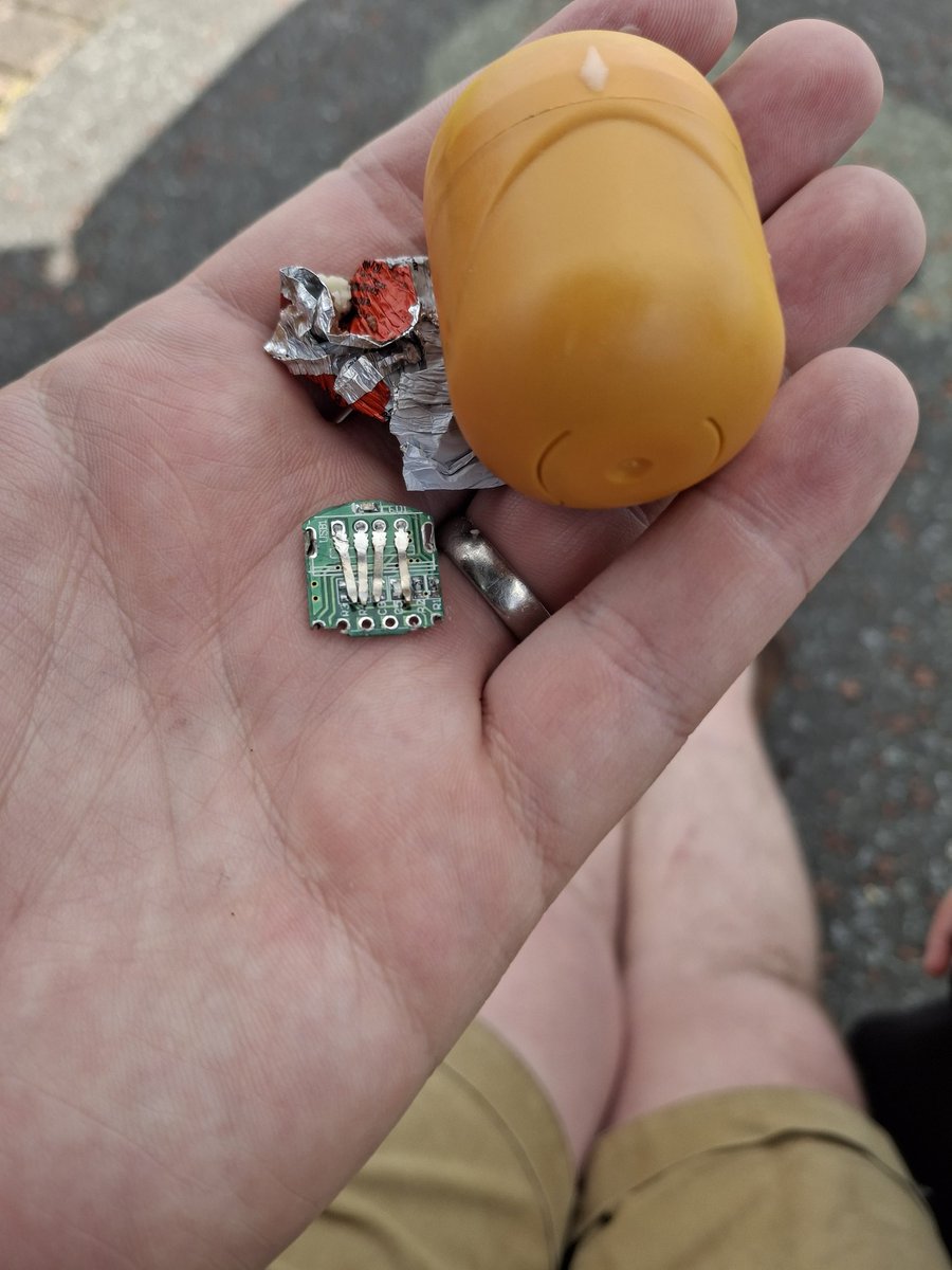 bannymacca's tweet photo. @KinderBuenoUK when your child opens a kinder surprise and this is what is inside the chocolate.... absolutely ridiculous &amp; dangerous https://t.co/XXQ9bv4h5A