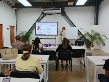 Maymunoz20's tweet photo. #7Ago | Centro Didáctico para la Enseñanza de las Ciencias de La Guaira recibió a futuros odontólogos de la Patria. 
 Los jóvenes del PNF de Odontología de la
@OfiUcs “Hugo Chávez Frías”, presentaron diversos casos clínicos. 

 Más ➡️https://t.co/bJuA8ywWib #JusticiaSoberana 📷 https://t.co/bdSJfuzkry