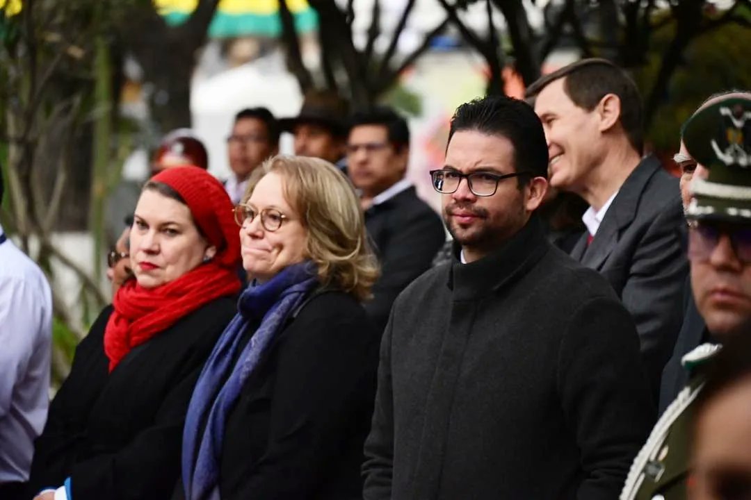 🇻🇪🤝🏼🇧🇴Venezuela presente en los actos conmemorativos del 199 aniversario de la independencia de Bolivia celebrados en la ciudad de Sucre, Departamento de Chuquisaca en compañía de autoridades bolivianas, representantes diplomáticos y movimientos sociales. <a href="/NicolasMaduro/">Nicolás Maduro</a> <a href="/yvangil/">Yvan Gil</a>