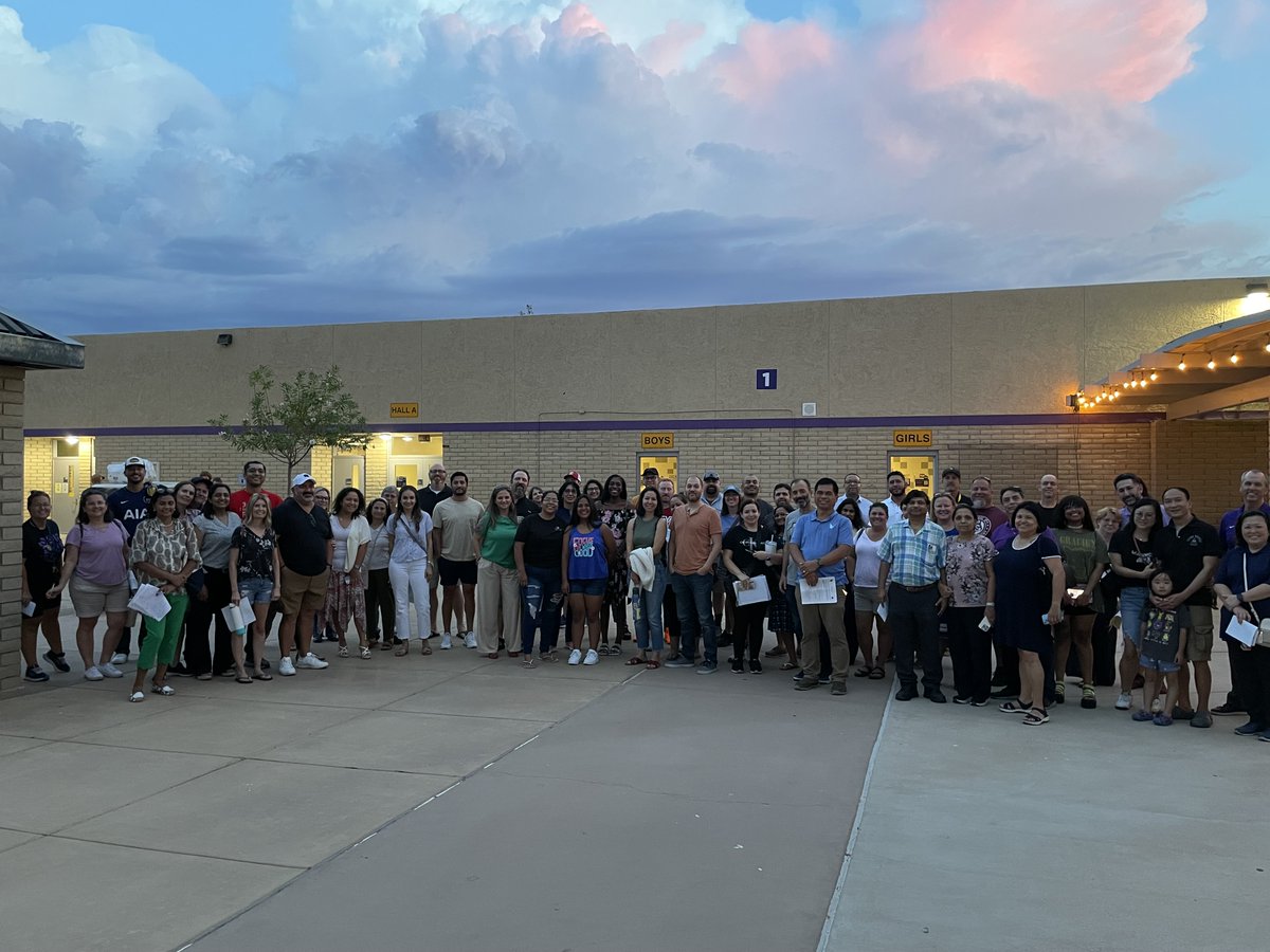 GPS_District's tweet image. Thank you to all who showed up for our Junior High Curriculum Nights last night!  All schools had a great turn out and it was fantastic to see our families on campus preparing for a great year of learning! #gilbertpublicschools #GPSFamily
