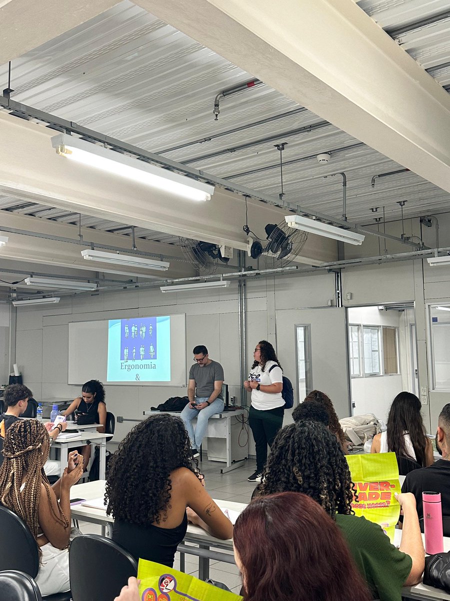 Recepção dos estudantes e apresentação das entidades estudantis junto ao DCE livre da Uninove para organizar as lutas dentro de cada sala de aula em defesa da educação