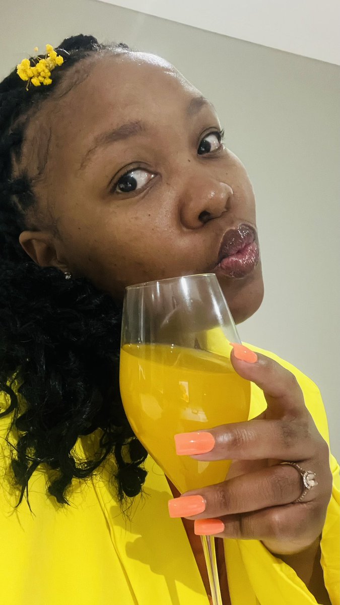 sneh_khuzzy's tweet photo. I’m so sorry to keep you waiting fam 🧡💛 thank you so much for you support🥳

@BerniniSA thank you bestie 🥂🥂 you outdid yourself, see you soon 😉 https://t.co/j4sfGnaxTF