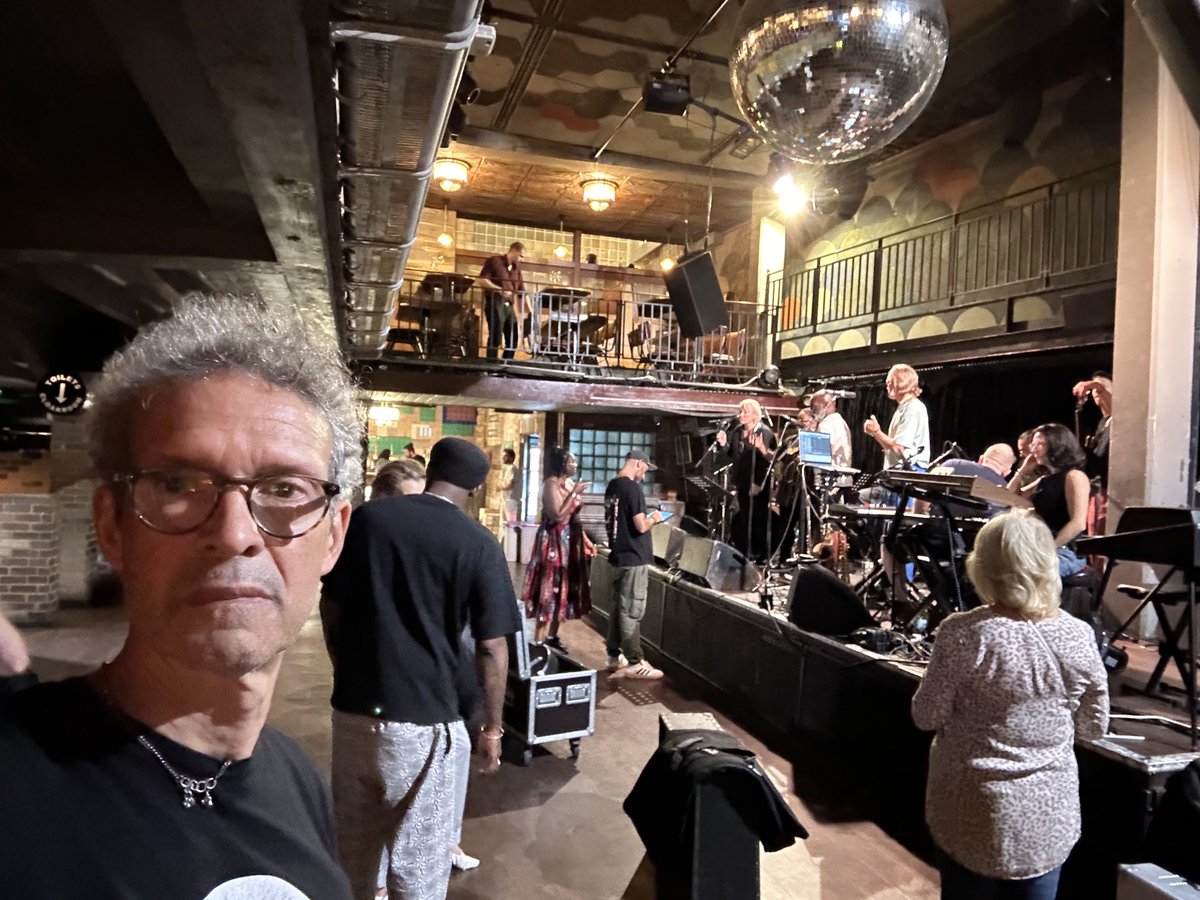 Mike Lindup tweet media